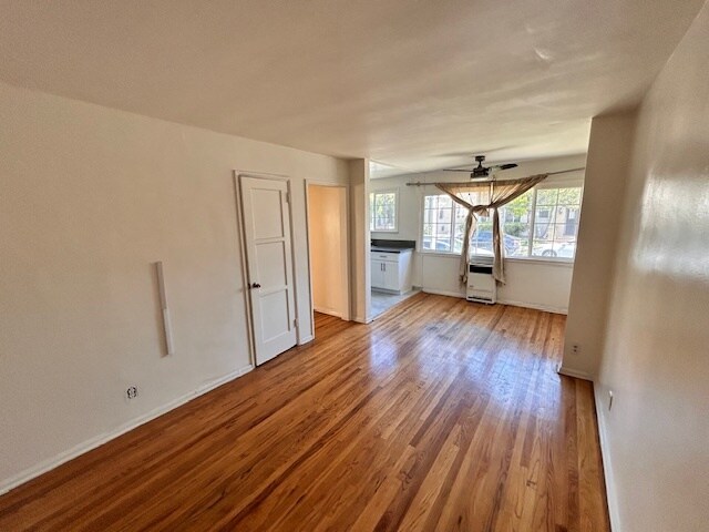 Foto del edificio - 7661 Oakwood Ave