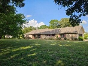 Building Photo - 1316 Brown Rd