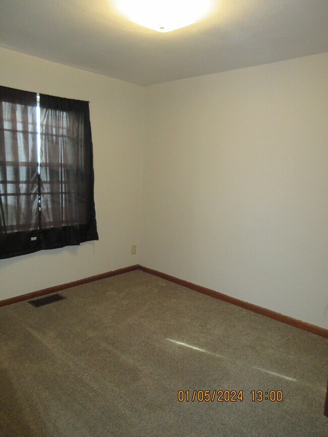 Building Photo - 615 W 29th St