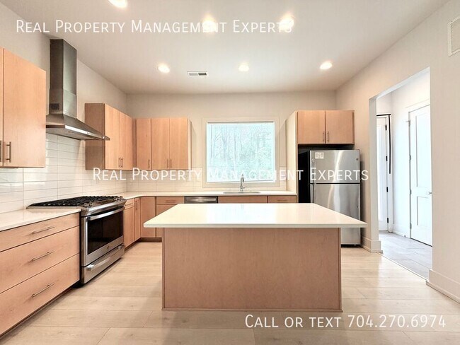 Foto del edificio - 4115 Merlane Dr