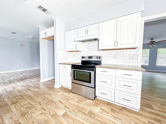 Building Photo - 122 Wood Manor Ln