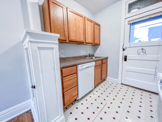 Building Photo - 3949 N Hoyne Ave