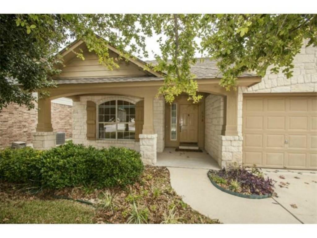 Foto principal - 833 Rusk Rd