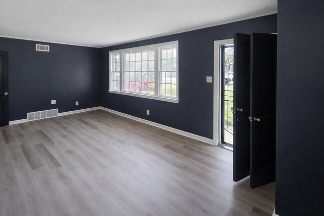 Foto del edificio - 1205 Bradbury Cove