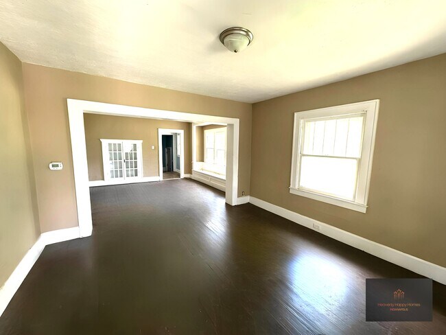 Foto del edificio - 1302 Lindley Ave