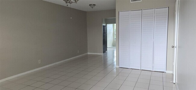 Foto del edificio - 7305 NW 5th Ct