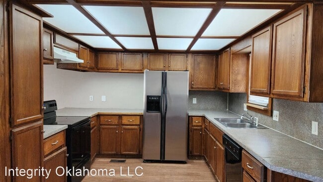 Building Photo - 3 br, 2 bath House - 4501 SE 20th