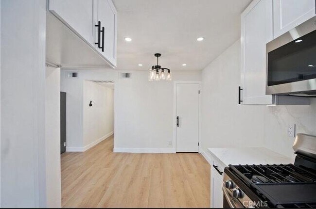 Foto del edificio - 18028 Saratoga Way