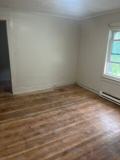 Building Photo - 15 Tuthill Ave