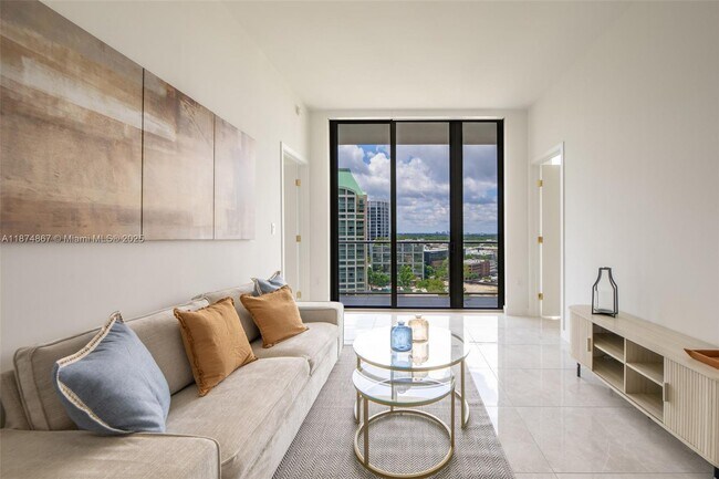 Foto del edificio - 2678 Tigertail Ave