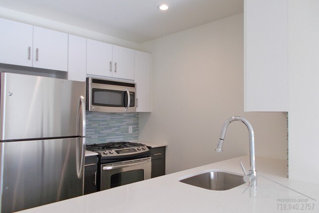 Building Photo - 252 N 10th St