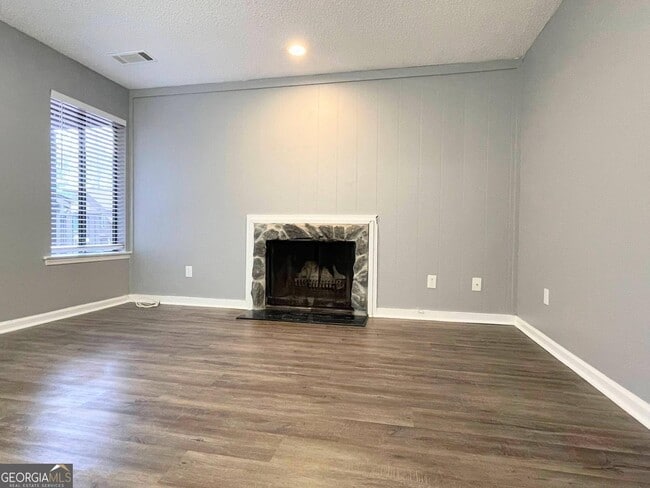Building Photo - 94 Cobblestone Creek