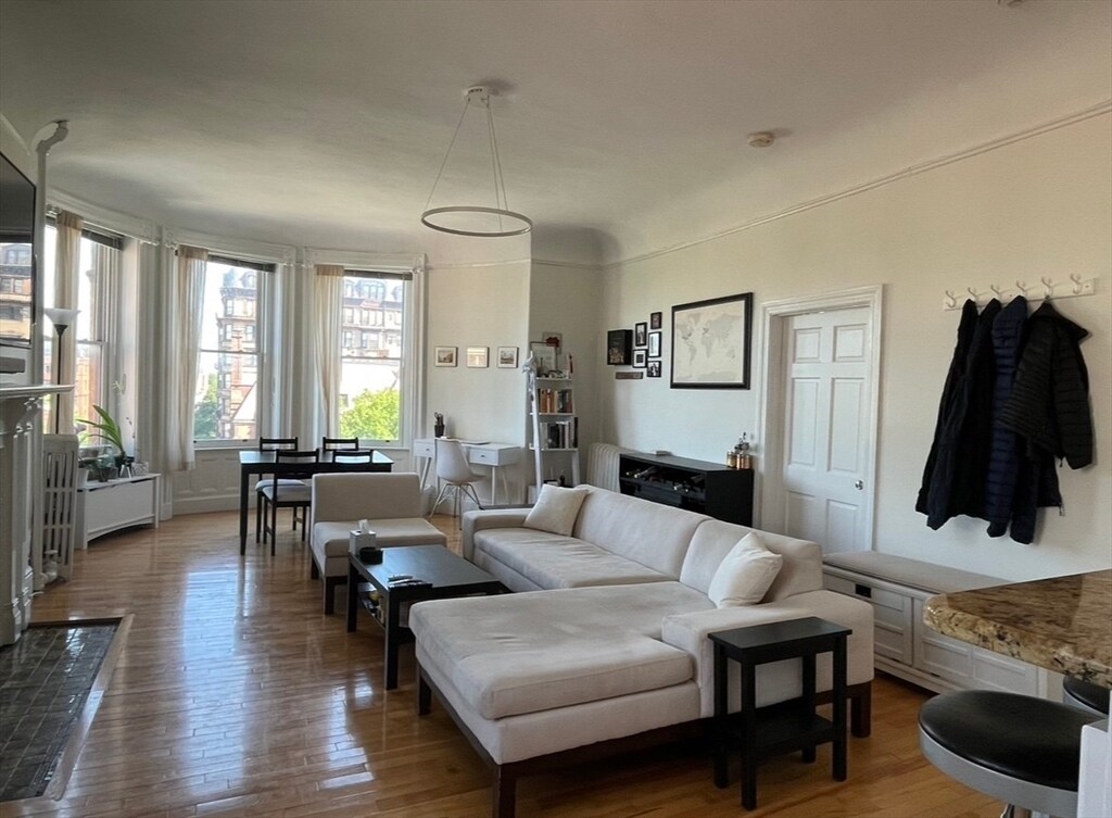 Foto principal - 362 Commonwealth Ave