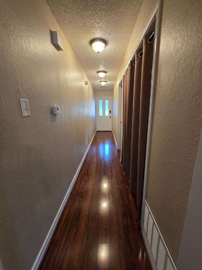 Foto del edificio - Stunning 1 Bedroom Condo with Gorgeous Views of Granbury Lake