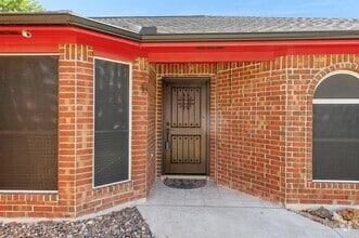 Building Photo - 1229 Laurelleaf Dr