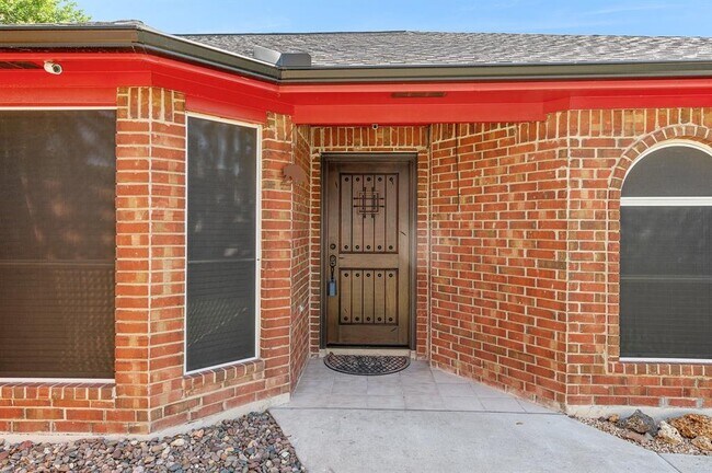 Foto del edificio - 1229 Laurelleaf Dr