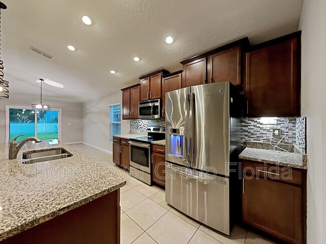 Building Photo - 13471 Devan Lee Dr E