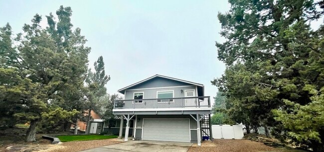Building Photo - 1855 NE Diablo Way