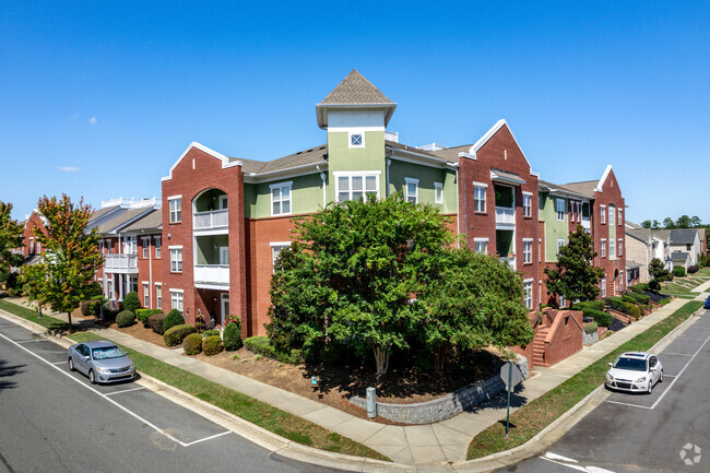 Building Photo - Vintage Condos