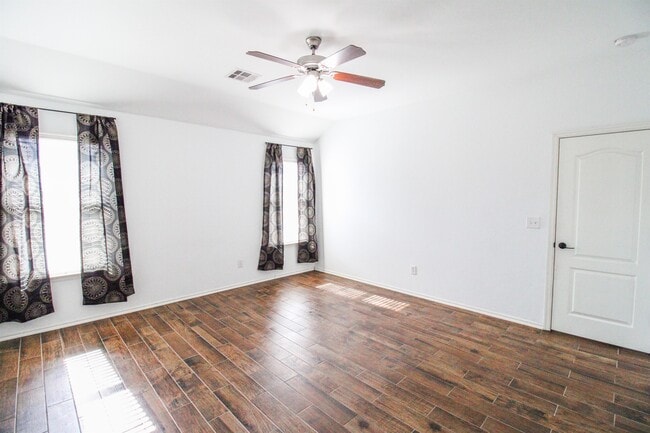 Building Photo - 8000 Erryn Ln