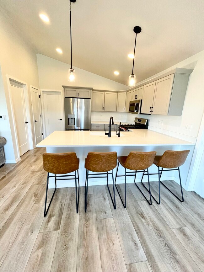 Foto del edificio - 760 Oak Terrace Ave