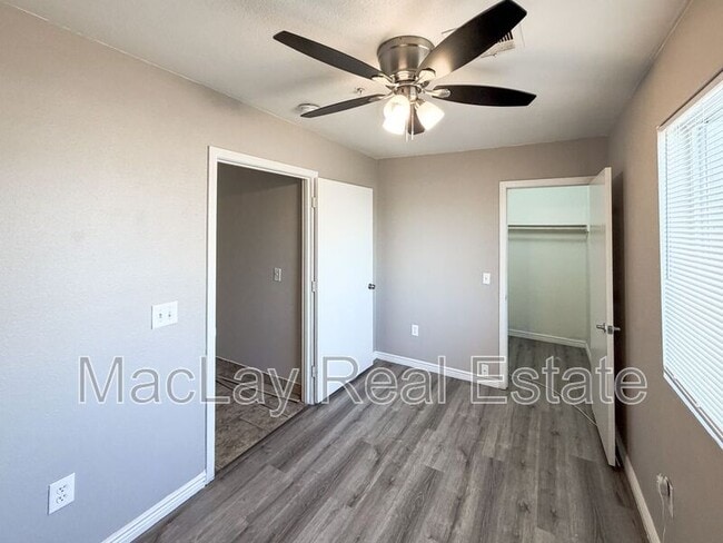 Foto del edificio - 6301 W Earll Dr