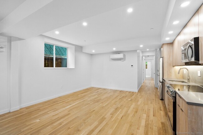 Foto del edificio - 590 Orange St