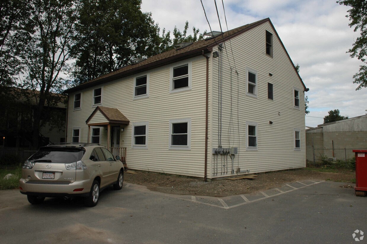 Primary Photo - 13 Sylvan St
