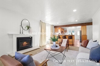 Building Photo - 4487 St Andrews Dr