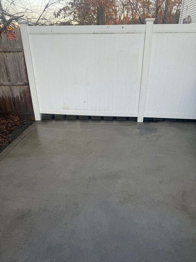 Foto del edificio - 35-37 Westwood Drive