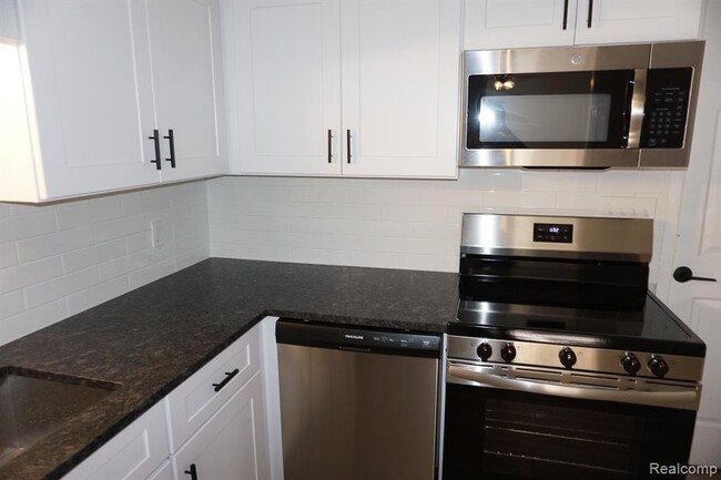 Building Photo - 314 Fairgrove St