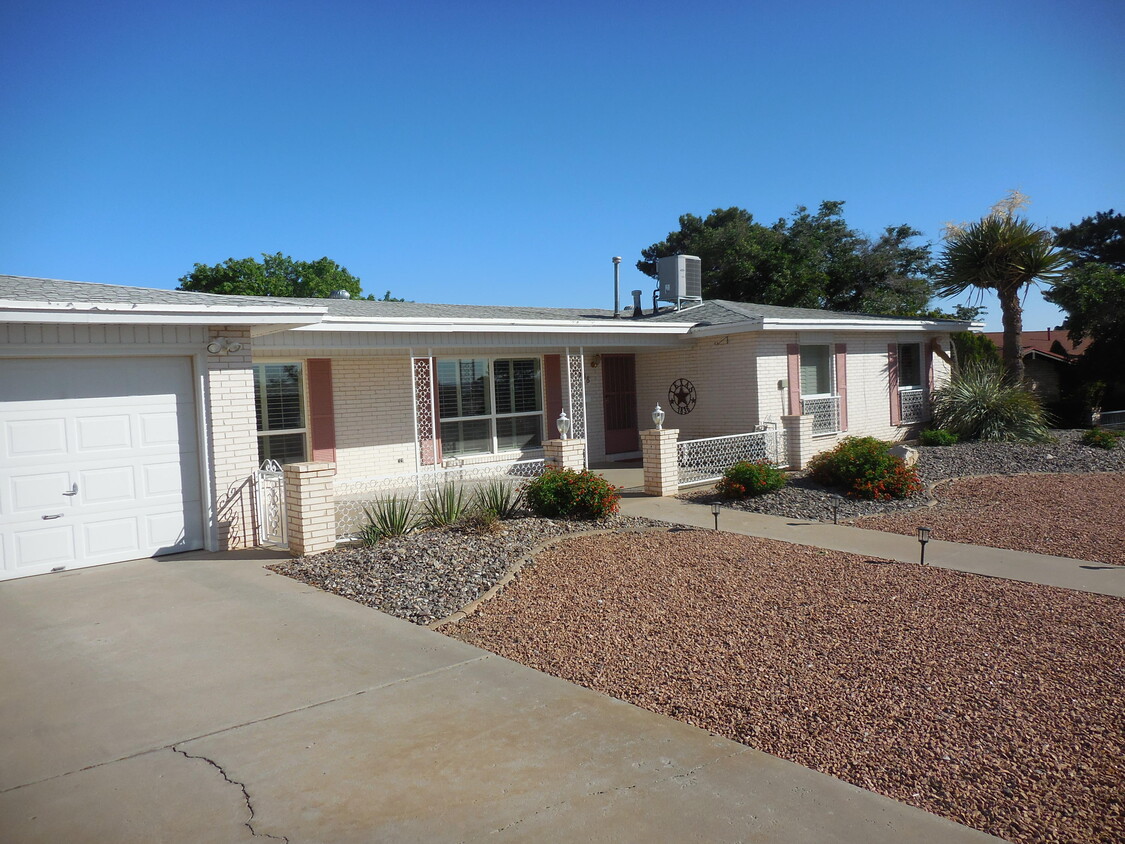Primary Photo - 6308 Los Altos Dr