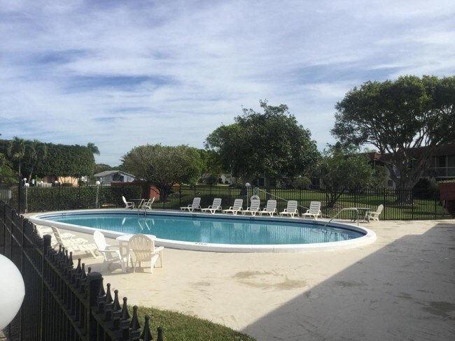 Foto del edificio - 9272 SW 3rd St