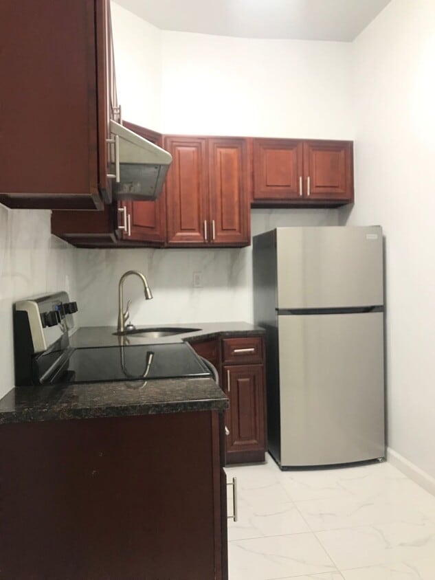 Foto del edificio - 8518 Jamaica Ave