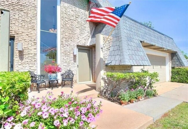Building Photo - 1535 Glenbrook Dr