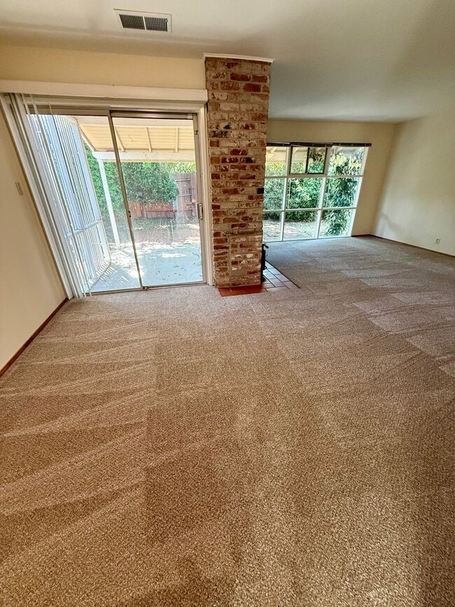 Foto del edificio - 3139 Baker Dr