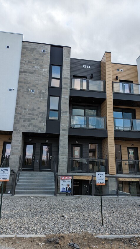 Primary Photo - 261 Woodbine Av