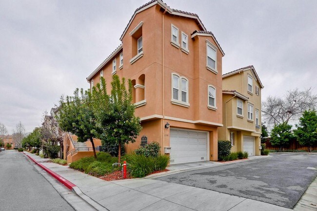 Foto del edificio - Like New Move in Ready Home