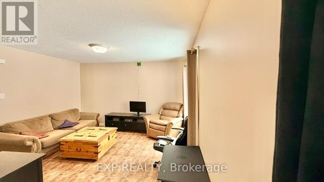 Building Photo - 16 Marshall St