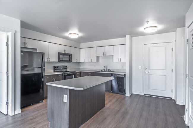 2BR, 2BA - 1,012SF - Kitchen - Latitude 112