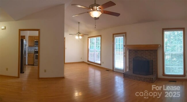 Foto del edificio - 3704 Wilshire Ln