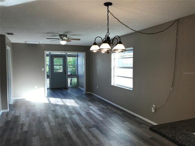 Foto del edificio - 333 W Daughtery Rd