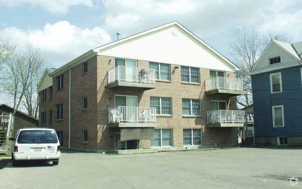 Building Photo - Silverton Apartments