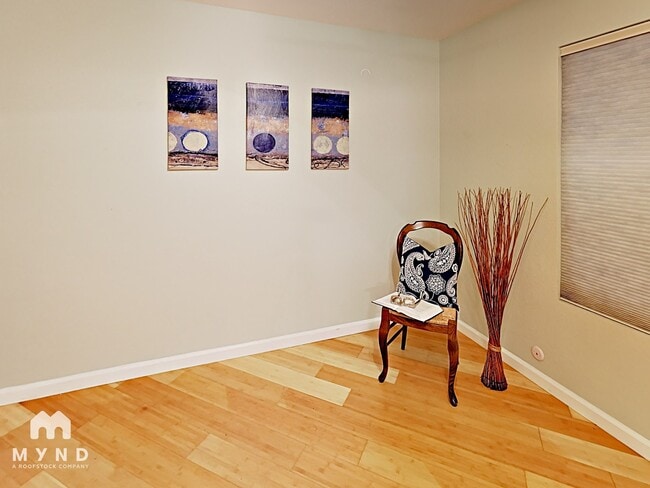Building Photo - 2321 Swarthmore Dr