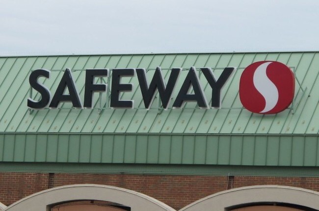 Nearby Shopping - 1826 C St SE