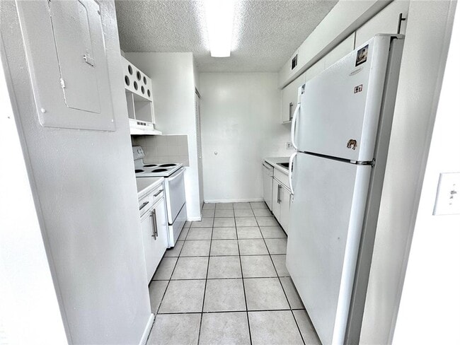 Foto del edificio - 8734 SW 3rd St