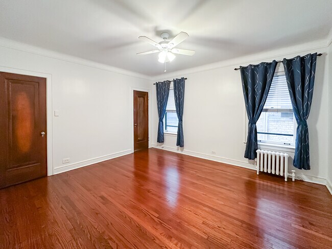 Foto del edificio - 815A Forest Ave