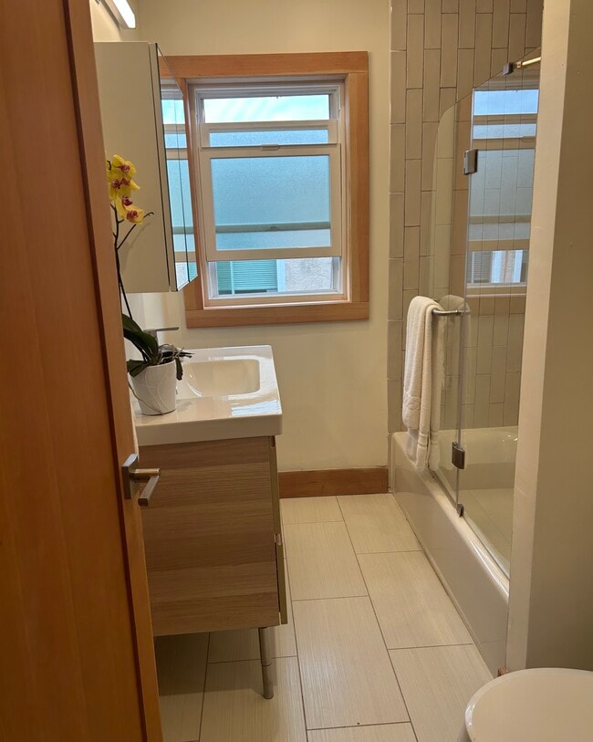 Bathroom (upstairs) - 1337 Hearst Ave