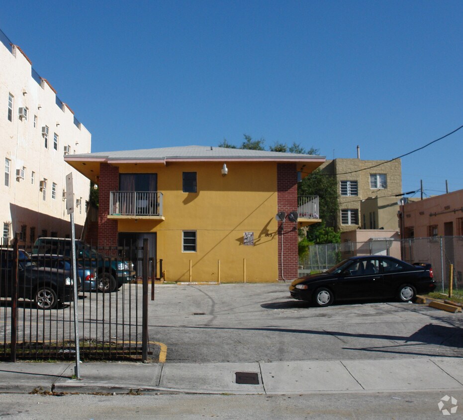 Foto del edificio - 1143 SW 5th St