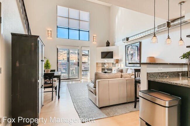 Foto del edificio - 4580 Broadway St